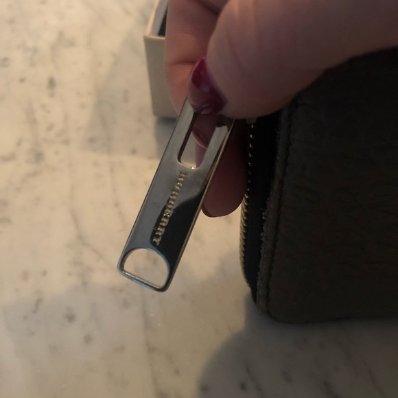 Burberry leather wallet - used - Picture 2 of 4